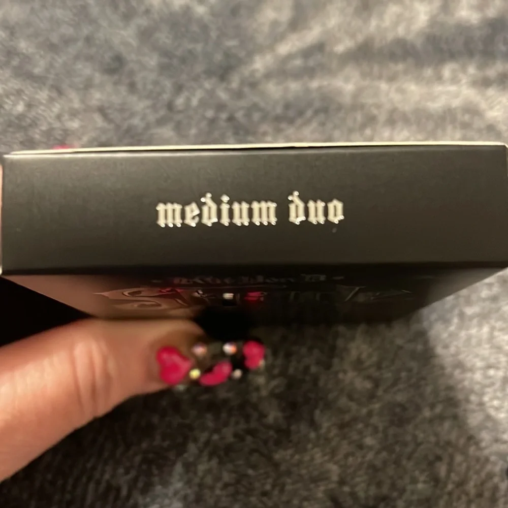 Kat Von D Shade + Light Medium Duo Contour